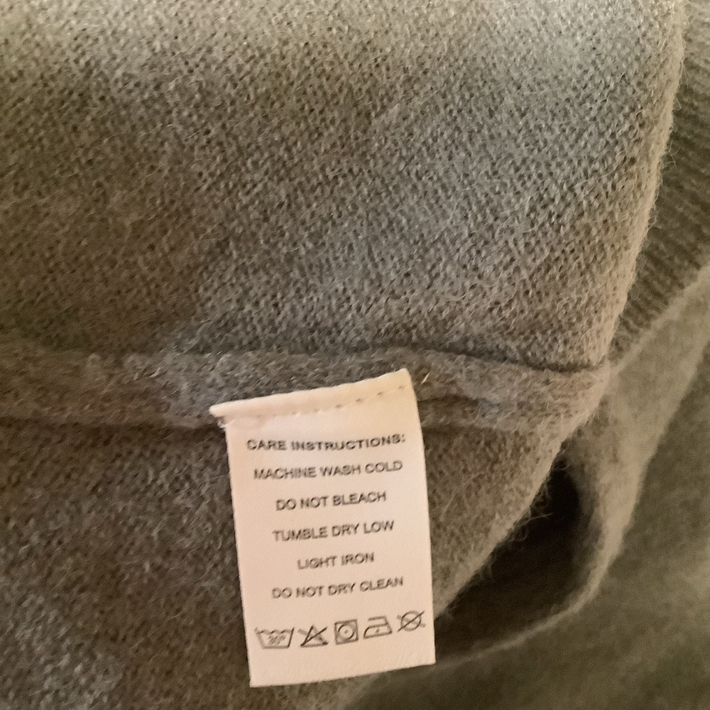 Tommy Hilfiger Women’s s/p wool blend pullover long sleeves gray popover sweater - Picture 4 of 8